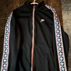 Nike Black Zip Up Sweatshirt (Never Worn)